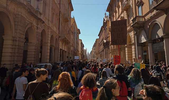 Sono 817 i baresi iscritti all'Universit di Bologna: ma com' vivere e studiare in Emilia?